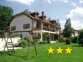Gîte 829 Montagnes du Jura avec Spa et Sauna classé 3 étoiles